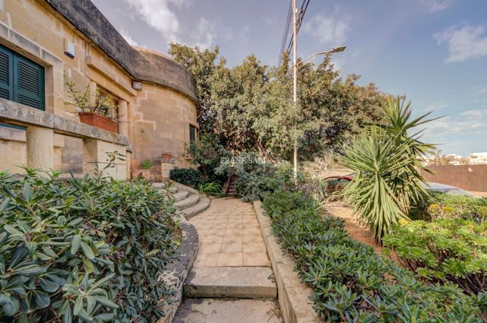 Image No.23-4 Bed Property for sale