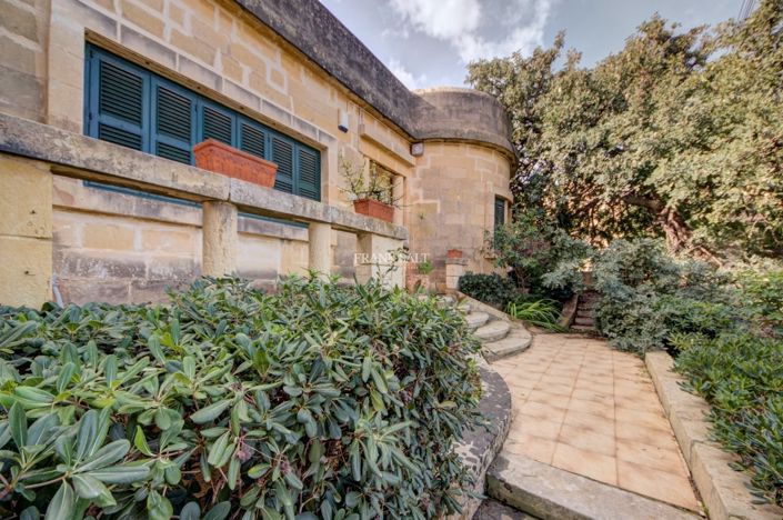 Image No.24-4 Bed Property for sale