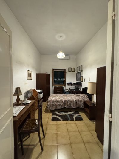 Image No.26-4 Bed Property for sale