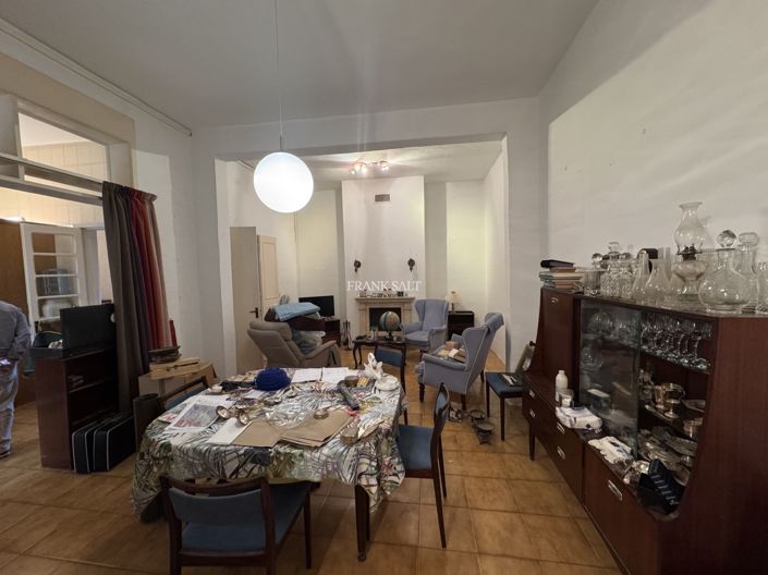 Image No.27-4 Bed Property for sale