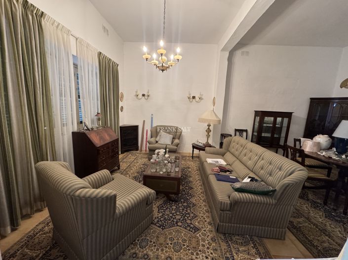 Image No.33-4 Bed Property for sale