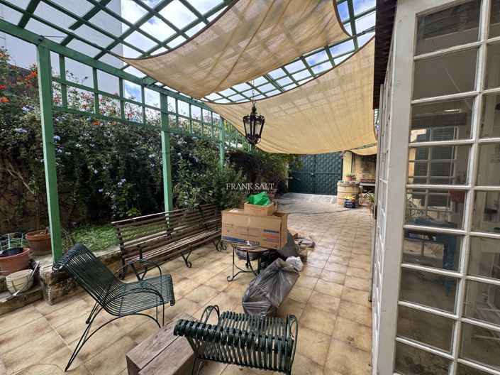 Image No.37-4 Bed Property for sale