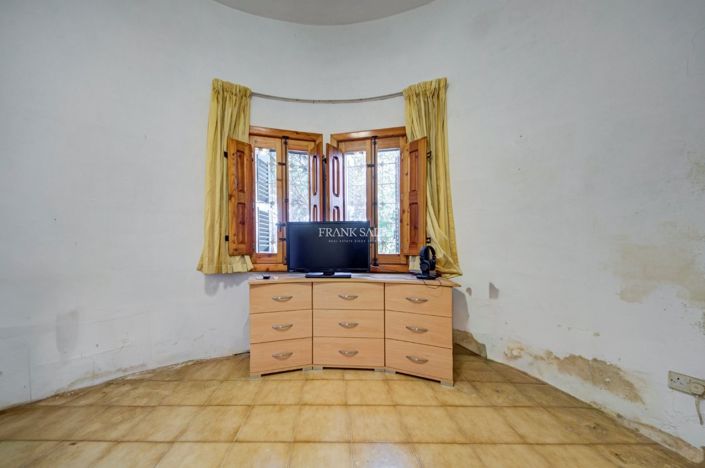 Image No.40-4 Bed Property for sale