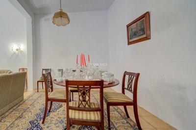 a7b35184-33cf-4a2b-a14d-d4187affee1c