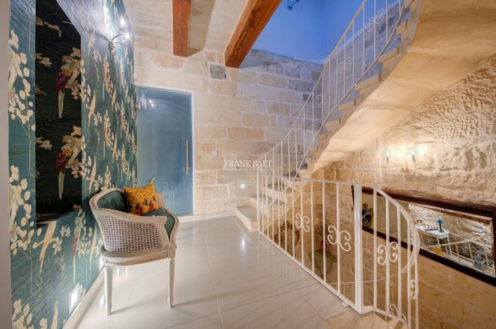 Image No.11-3 Bed Property for sale