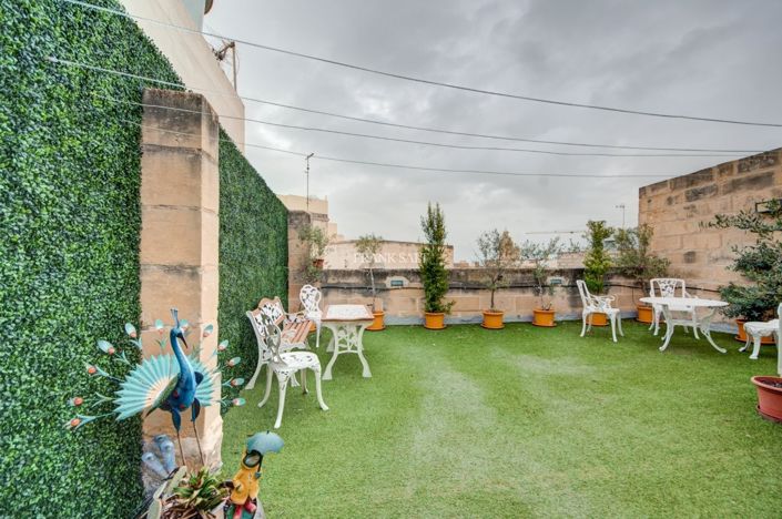 Image No.15-3 Bed Property for sale