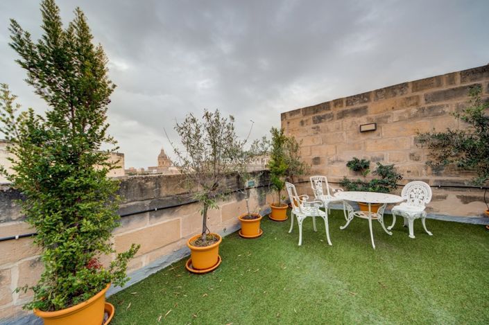 Image No.16-3 Bed Property for sale