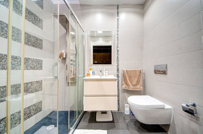 Image No.20-3 Bed Property for sale