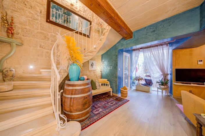 Image No.3-3 Bed Property for sale