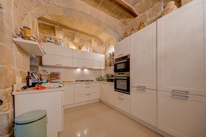 Image No.7-3 Bed Property for sale