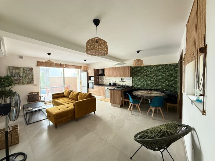 Image No.14-2 Bed Property for sale