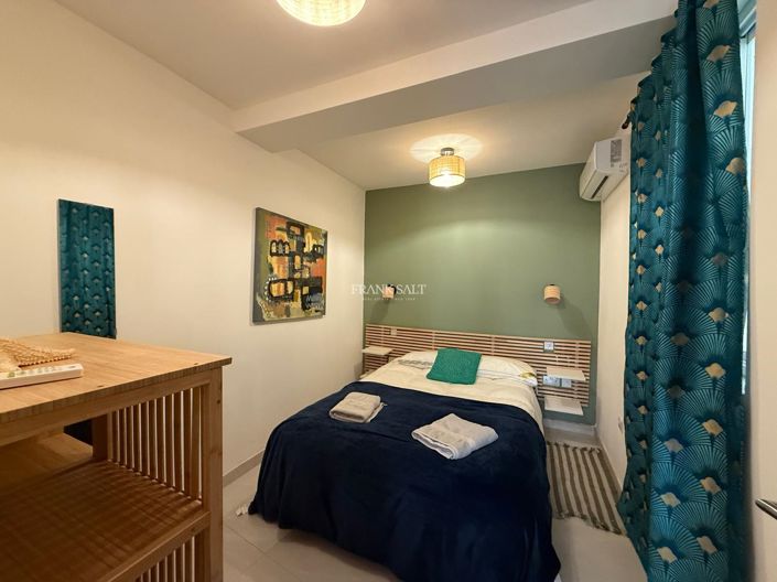 Image No.15-2 Bed Property for sale