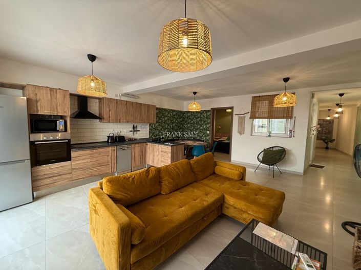 Image No.18-2 Bed Property for sale