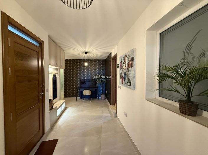 Image No.20-2 Bed Property for sale