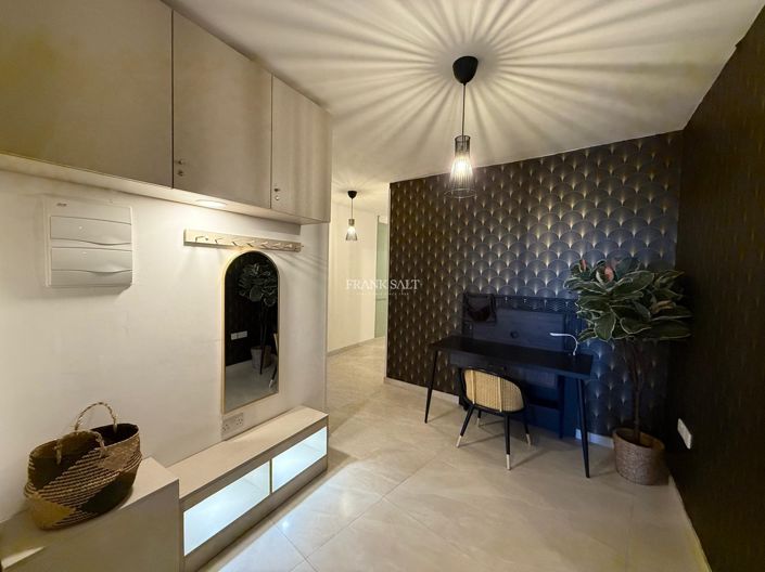 Image No.21-2 Bed Property for sale