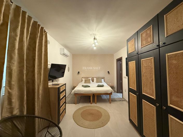 Image No.22-2 Bed Property for sale