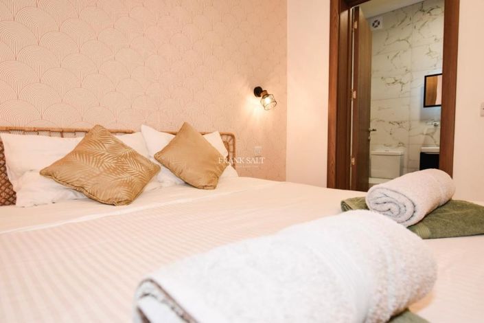 Image No.7-2 Bed Property for sale