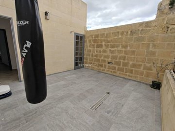 d760fbdb-4734-489c-b262-2fd322d3930a