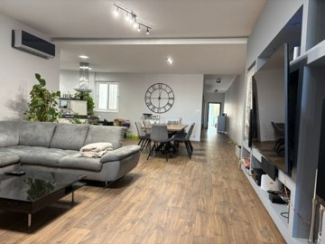 64a8ae5e-ecbb-474a-bb56-04d157f520f6