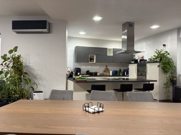 da68799a-ce74-40c3-8a04-b5f236aa3b7f