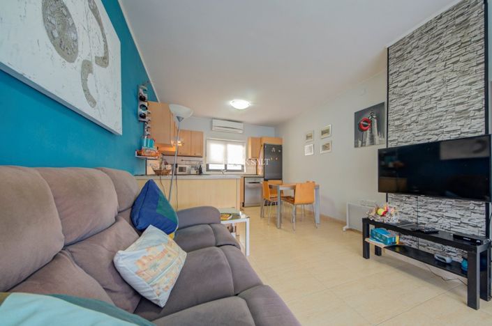 Image No.12-2 Bed Property for sale