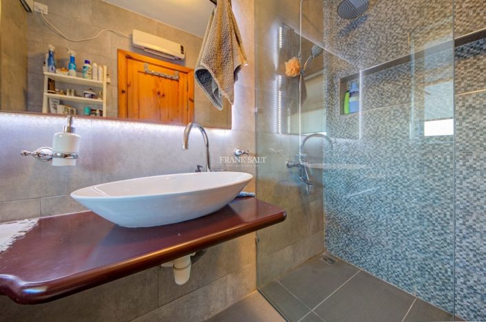 Image No.19-2 Bed Property for sale