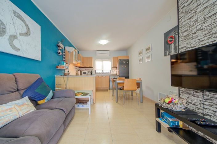 Image No.10-2 Bed Property for sale