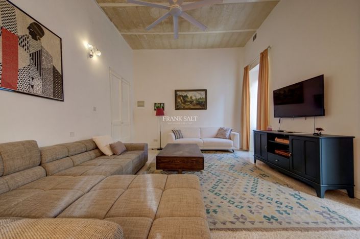 Image No.5-Propriété de 5 chambres à vendre à Sliema