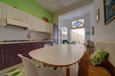 dc2ac13f-4ae0-4a60-82c3-35a2c1aa780a