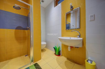 64df5c42-bb74-4edb-878c-3e538d8815a1