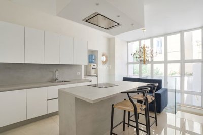 e7c729a8-b501-461f-abbc-baa30d582a86