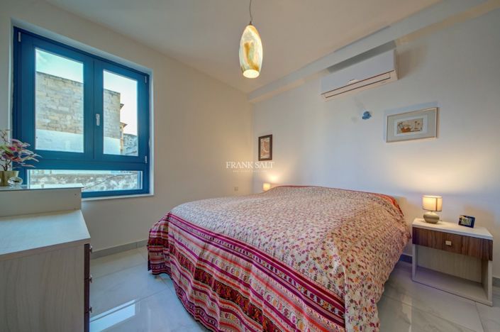 Image No.17-1 Bed Property for sale