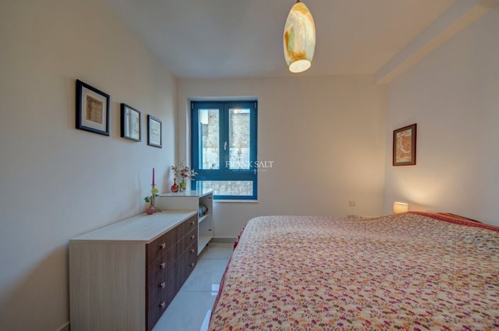 Image No.18-1 Bed Property for sale