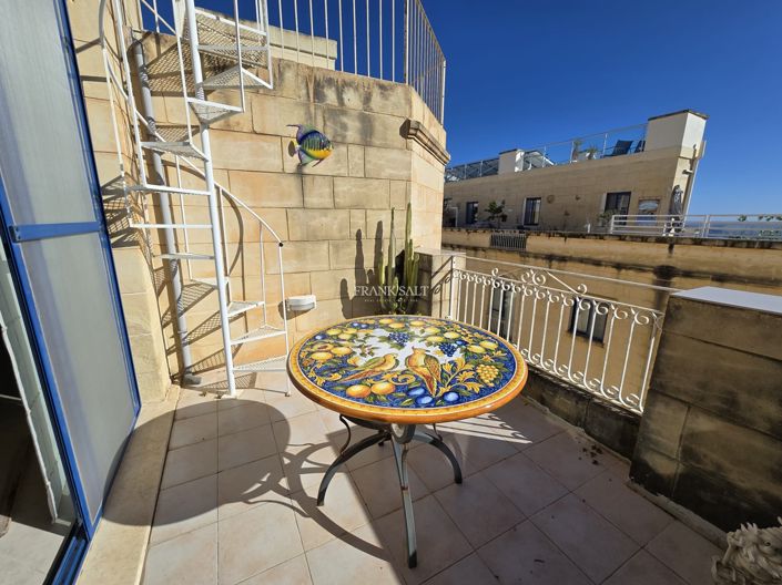 Image No.12-1 Bed Property for sale