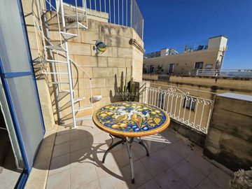 1d460725-0cd9-4e46-b31b-6f7850384bf2