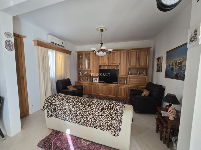 Image No.14-1 Bed Property for sale