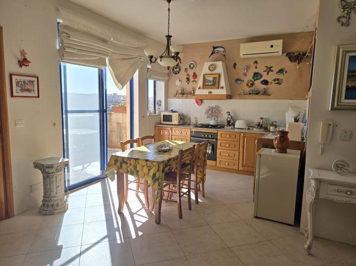 Image No.2-1 Bed Property for sale