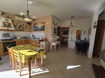 21c7e428-be23-41eb-a4ad-63dca52b7dc1