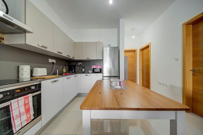 Image No.4-2 Bed Property for sale