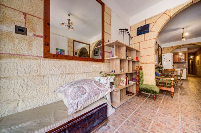 Image No.11-3 Bed Property for sale