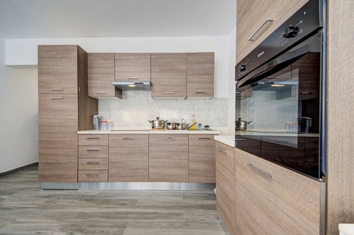 Image No.11-3 Bed Property for sale