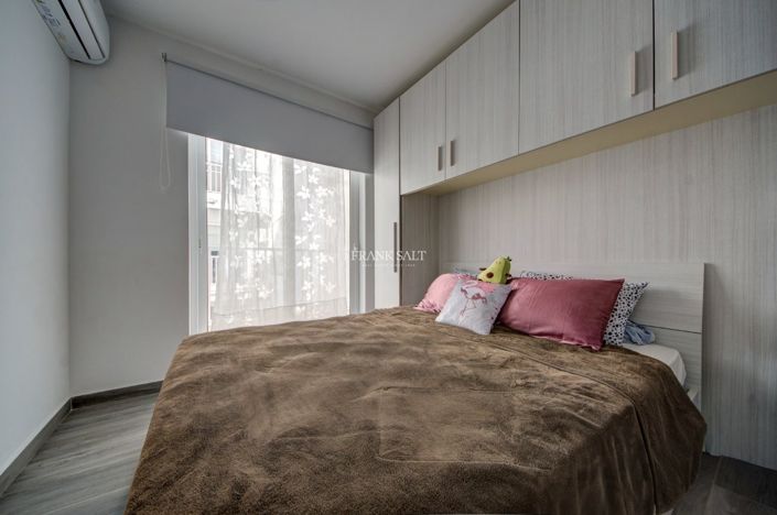 Image No.13-3 Bed Property for sale