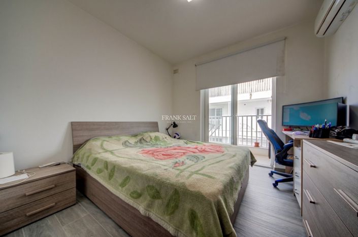 Image No.15-3 Bed Property for sale