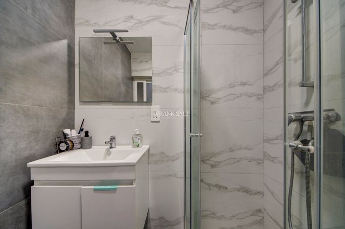 Image No.21-3 Bed Property for sale