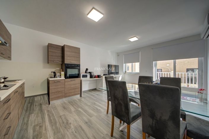 Image No.10-3 Bed Property for sale