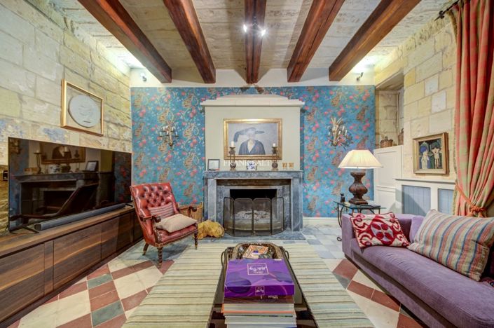 Image No.14-5 Bed Property for sale