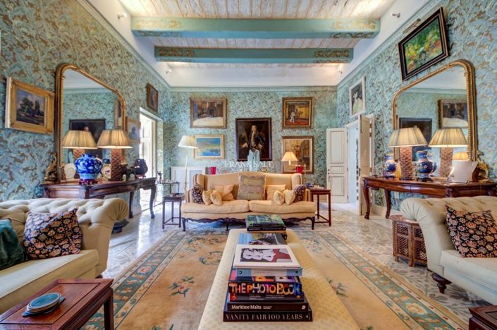 Image No.21-5 Bed Property for sale