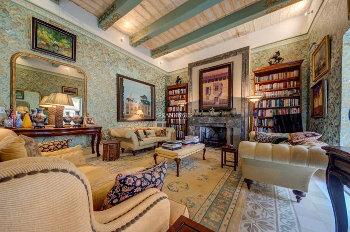 Image No.22-5 Bed Property for sale