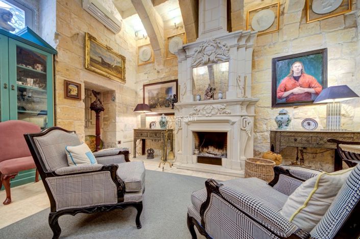 Image No.23-5 Bed Property for sale