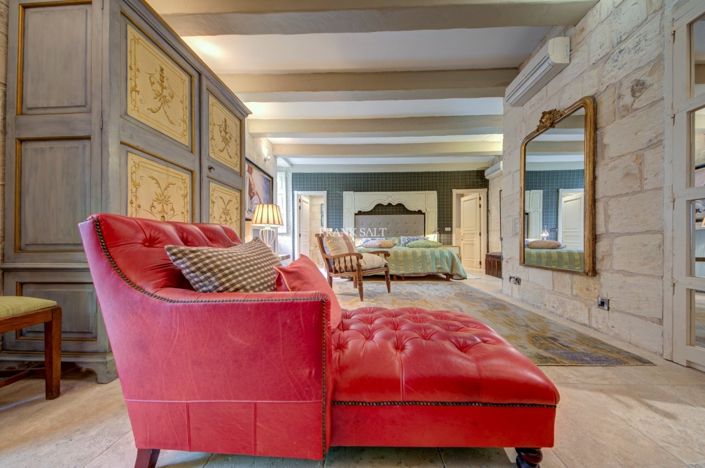 Image No.33-5 Bed Property for sale